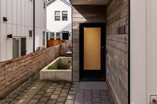 10350 Wallingford Ave N, Seattle, WA 98133 - Photo 3
