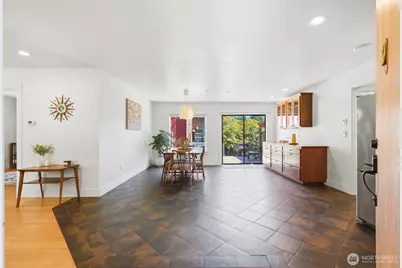 9524 20th Ave NE, Seattle, WA 98115 - Photo 3