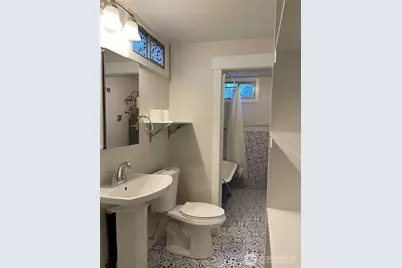 1522 Taylor Avenue N, Seattle, WA 98109 - Photo 11