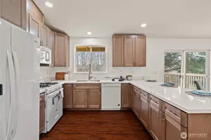 3203 200th Pl SW, Lynnwood, WA 98036 - Photo 9