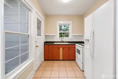 935 S Sprague Avenue, Tacoma, WA 98405 - Photo 11