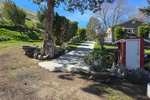 710 Adobe Way, Yakima, WA 98242 - Photo 1