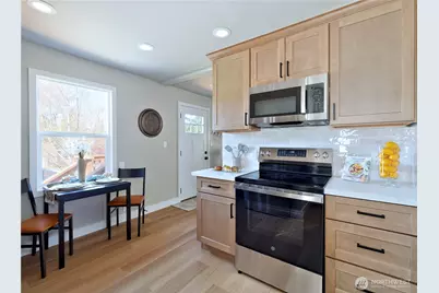4832 25th Avenue SW, Seattle, WA 98106 - Photo 9
