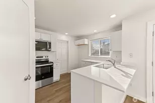 21804 41st Ave Ct E, Spanaway, WA 98387 - Photo 9