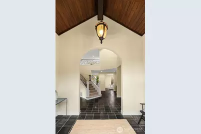 16908 SE Licorice Way, Newcastle, WA 98059 - Photo 3