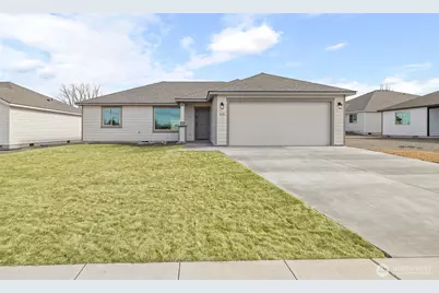 215 Lessor Loop, Moses Lake, WA 98837 - Photo 1