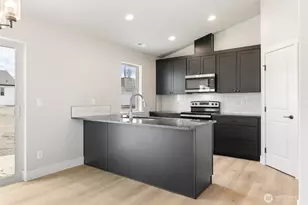 215 Lessor Loop, Moses Lake, WA 98837 - Photo 11