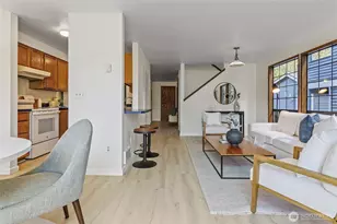 1027 NE 113th St, Seattle, WA 98125 - Photo 7