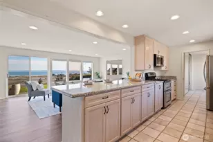 2368 Soundview Dr, Langley, WA 98260 - Photo 11