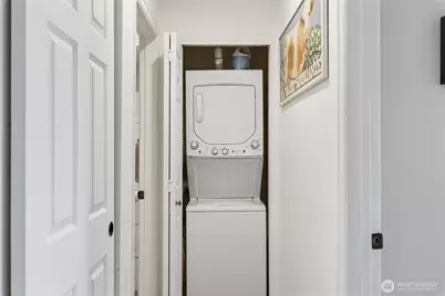 2354 E Yale Avenue #302, Seattle, WA 98102 - Photo 17