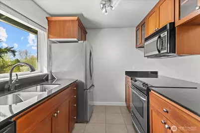 41221 NE 181st Place #P302, Woodinville, WA 98072 - Photo 5