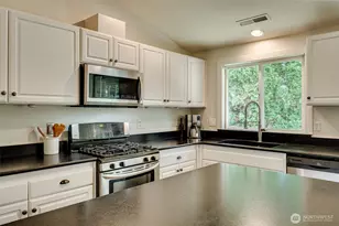 14711 NW 7th Pl, Vancouver, WA 98685 - Photo 5