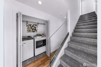 4218 Linden Avenue N, Seattle, WA 98103 - Photo 27