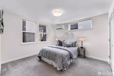 4218 Linden Avenue N, Seattle, WA 98103 - Photo 7