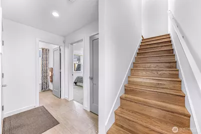 4218 Linden Avenue N, Seattle, WA 98103 - Photo 5