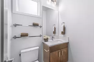 4218 Linden Ave N, Seattle, WA 98103 - Photo 15