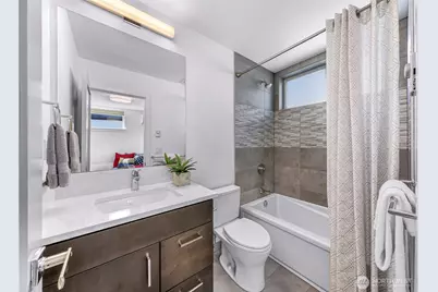 4218 Linden Avenue N, Seattle, WA 98103 - Photo 25