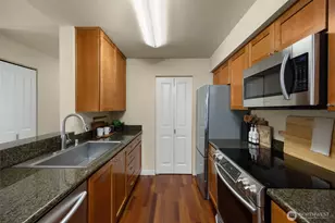 12303 Harbour Pointe Blvd, Mukilteo, WA 98275 - Photo 9