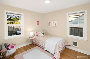 2106 NW 77th St, Seattle, WA 98117 - Photo 15