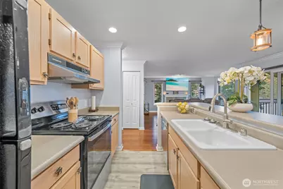 31500 33rd Place SW #D201, Federal Way, WA 98023 - Photo 11