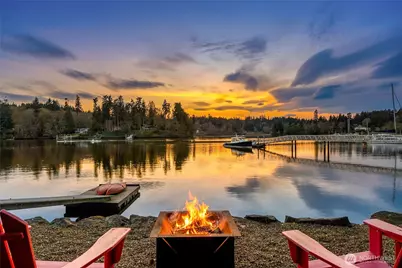 339 Lovell Avenue SW, Bainbridge Island, WA 98110 - Photo 1