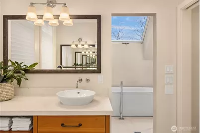 339 Lovell Avenue SW, Bainbridge Island, WA 98110 - Photo 23