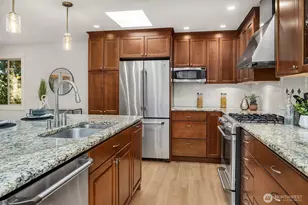 2836 241st Ave SE, Sammamish, WA 98075 - Photo 9