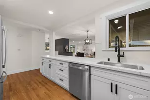 18330 47th Pl NE, Lake Forest Park, WA 98155 - Photo 7