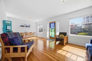 2739 Sunset Dr, Bellingham, WA 98225 - Photo 9