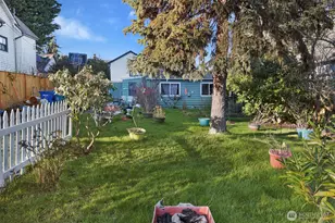 528 N 70th St, Seattle, WA 98103 - Photo 3