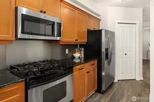 530 4th Ave W, Seattle, WA 98119 - Photo 15