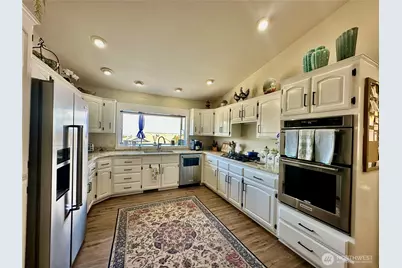 1919 Creekside Place, Anacortes, WA 98221 - Photo 3