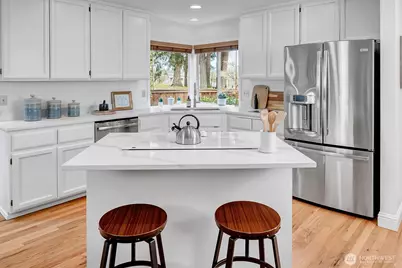 3911 240th Place SE, Sammamish, WA 98029 - Photo 9