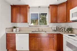 19002 63rd St E, Lake Tapps, WA 98391 - Photo 13