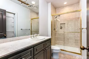 21 W Comstock St, Seattle, WA 98119 - Photo 11