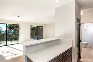 21 W Comstock St, Seattle, WA 98119 - Photo 5