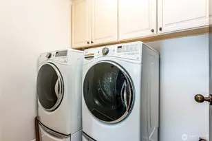 21 W Comstock St, Seattle, WA 98119 - Photo 17