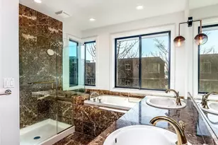 21 W Comstock St, Seattle, WA 98119 - Photo 9