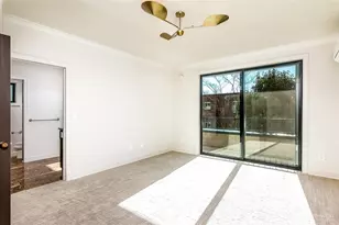 21 W Comstock St, Seattle, WA 98119 - Photo 13