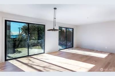 21 W Comstock Street #102, Seattle, WA 98119 - Photo 7