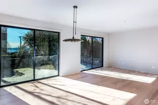 21 W Comstock St, Seattle, WA 98119 - Photo 7