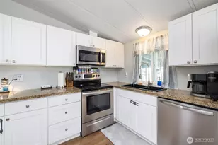 212 Gibson St, Sedro Woolley, WA 98284 - Photo 5