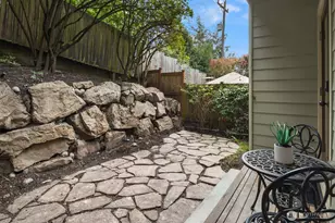 1406 N 38th St, Seattle, WA 98103 - Photo 31