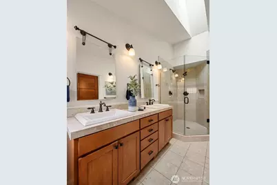 1406 N 38th Street, Seattle, WA 98103 - Photo 23