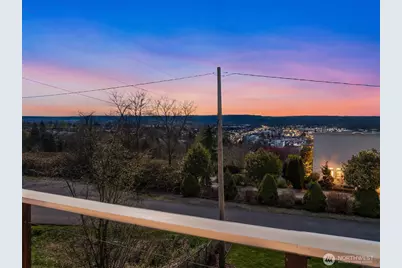 1006 Grant Avenue S, Renton, WA 98057 - Photo 3