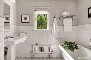 115 Dorffel Dr E, Seattle, WA 98112 - Photo 27