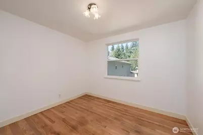 14828 Ashworth Avenue N, Seattle, WA 98117 - Photo 15