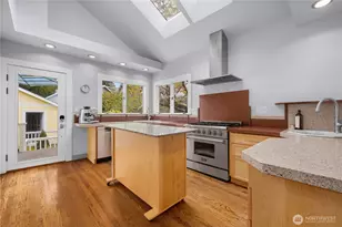 2528 1st Ave W, Seattle, WA 98119 - Photo 5