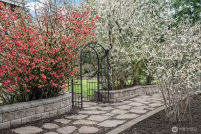 14021 SE 64th St, Bellevue, WA 98006 - Photo 33