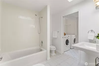 14021 SE 64th St, Bellevue, WA 98006 - Photo 23